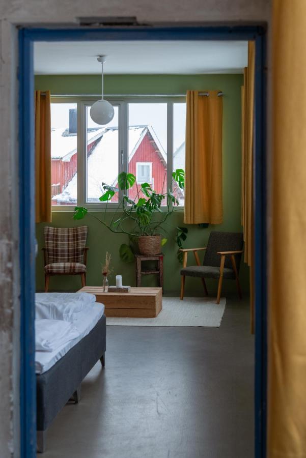 Trevarefabrikken Henningsvær Exterior photo