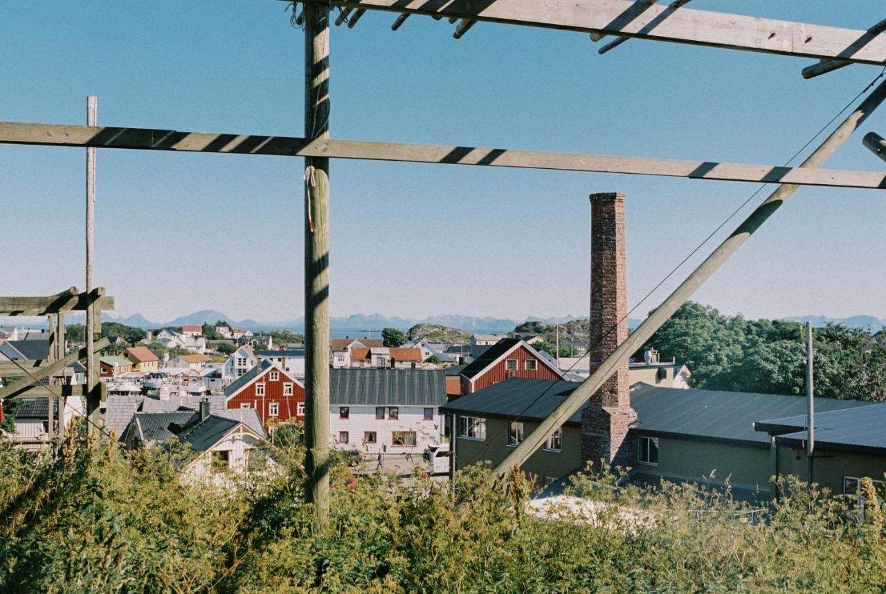 Trevarefabrikken Henningsvær Exterior photo